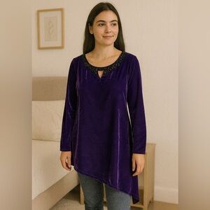 Completely Me by Liz Lange NWT  Blouse Purple w Black jewels Size Small